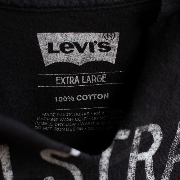 Levi Strauss graphic tee black tshirt - Picture 3 of 3